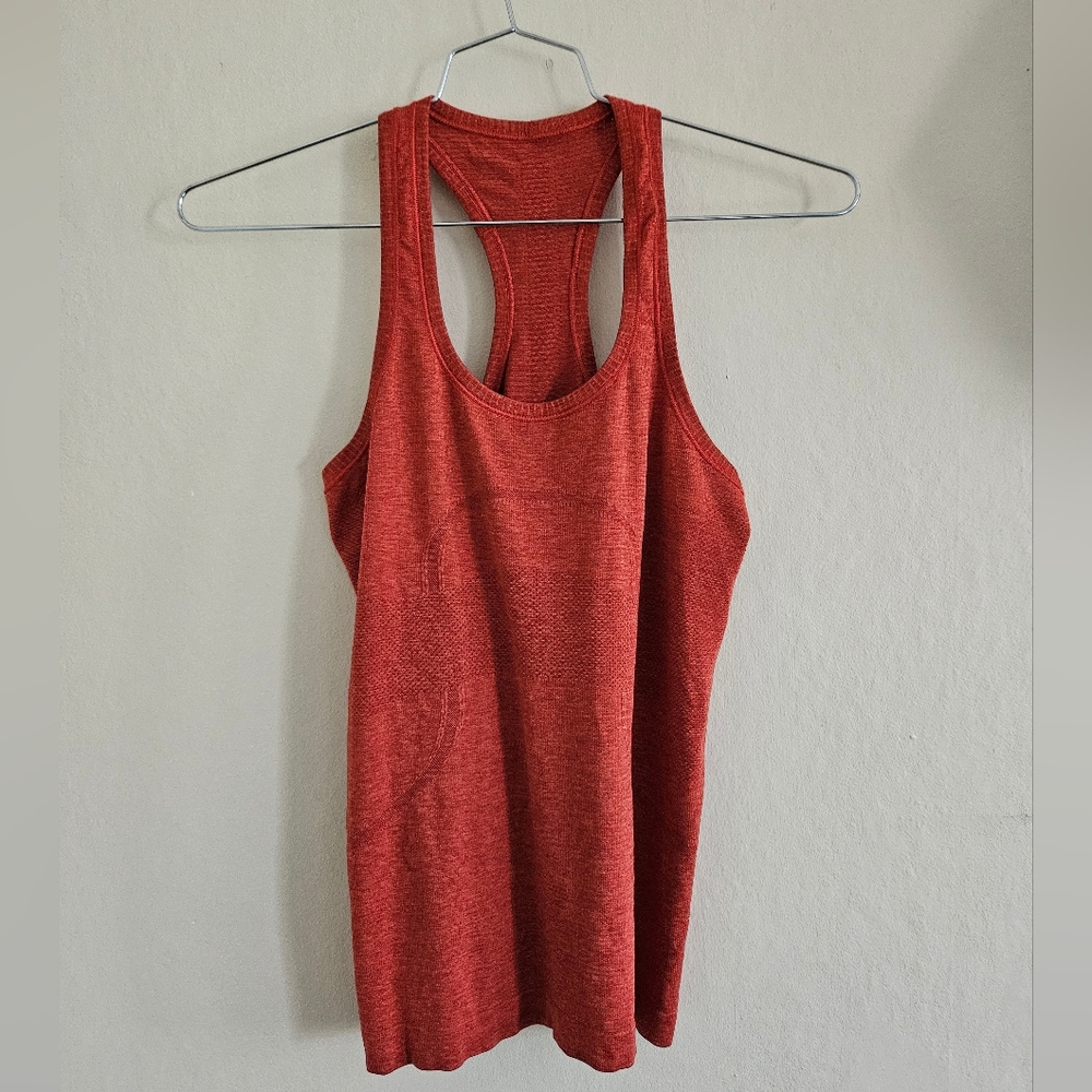 Lululemon Swiftly Tech Racerback in Persian Red / Vermillion, sz 6